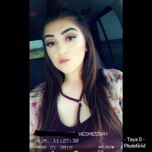 Meet your Posher, Taya